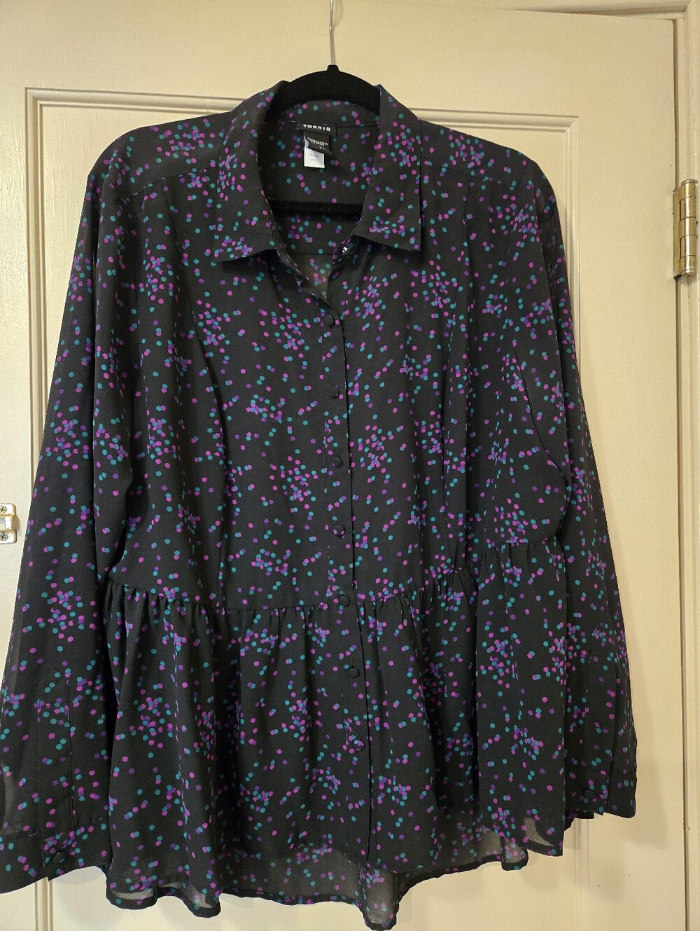 torrid Size 1 Black Button-Down Blouse with Purple and Teal Dot Print